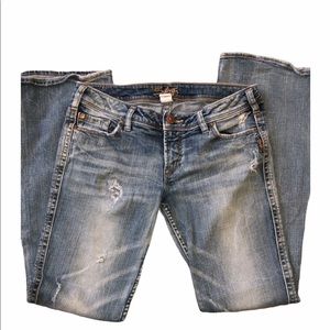 Silver- Light Wash Flare Distressed Jeans✨